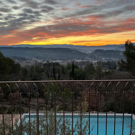 Villa Lumineuse Avec Piscine Clim 1Ere Etage Vue Panoramique Sur Les Montagnes Sur Le Site De La Sainte-Victoire Le Tholonet Extérieur photo