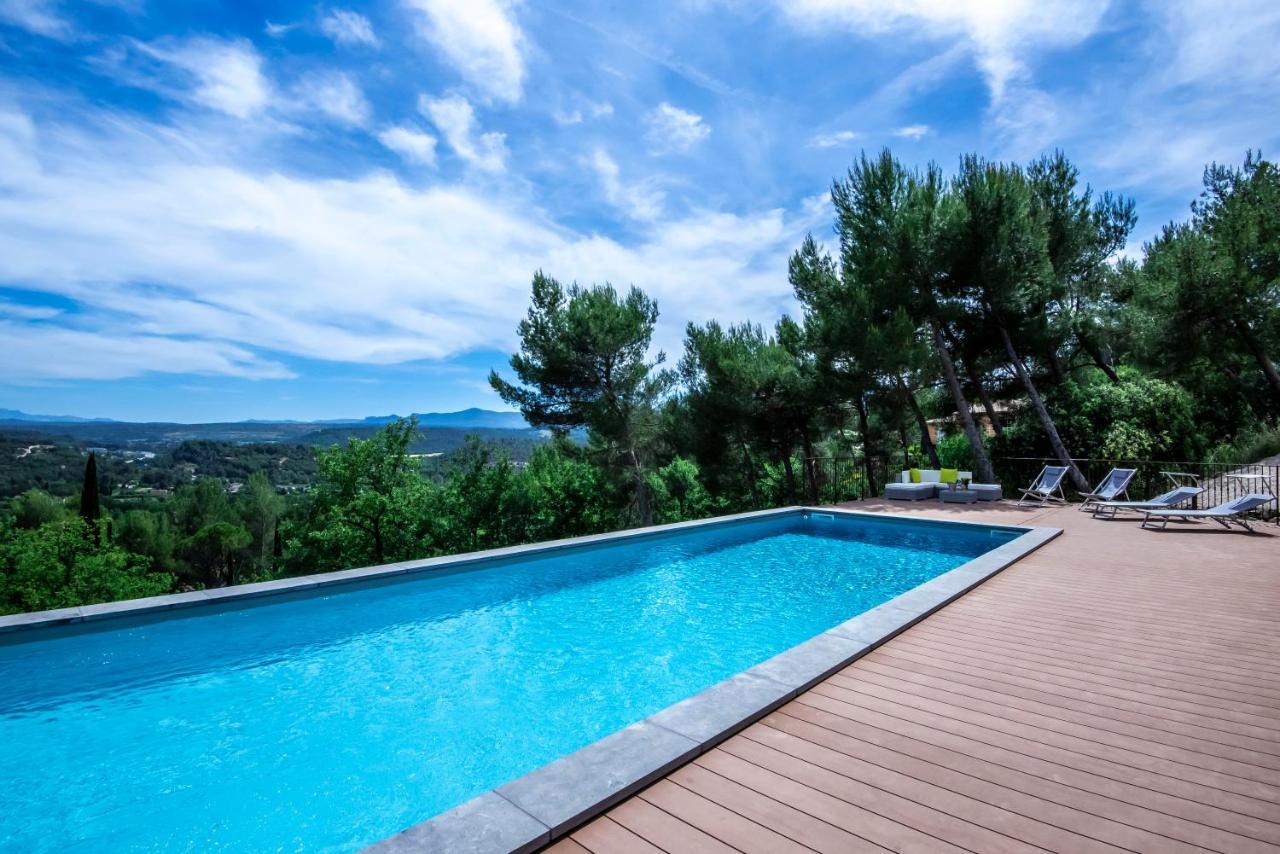 Villa Lumineuse Avec Piscine Clim 1Ere Etage Vue Panoramique Sur Les Montagnes Sur Le Site De La Sainte-Victoire Le Tholonet Extérieur photo