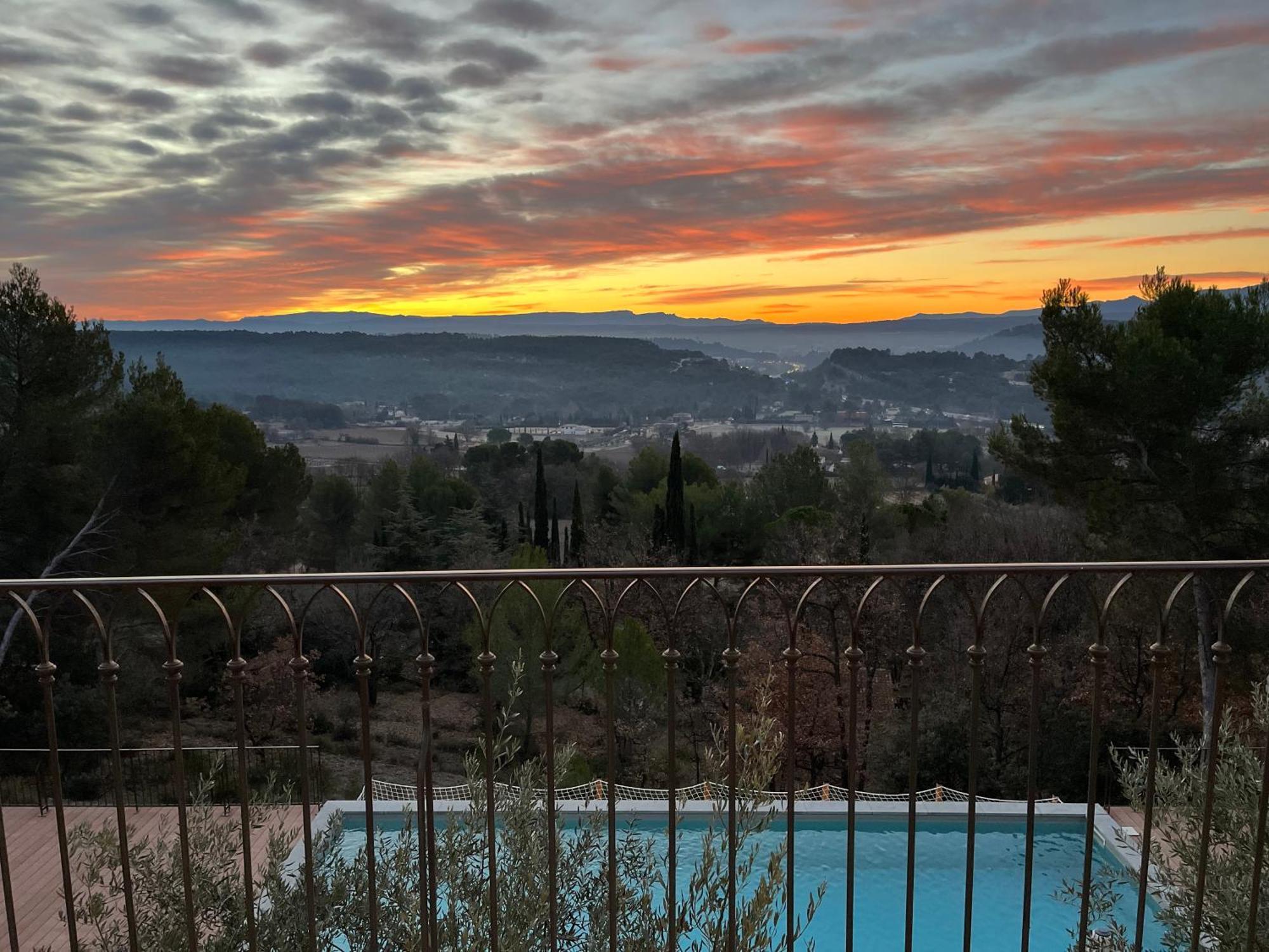 Villa Lumineuse Avec Piscine Clim 1Ere Etage Vue Panoramique Sur Les Montagnes Sur Le Site De La Sainte-Victoire Le Tholonet Extérieur photo
