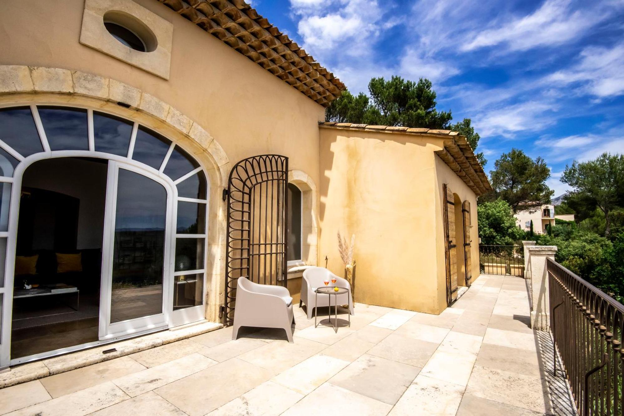 Villa Lumineuse Avec Piscine Clim 1Ere Etage Vue Panoramique Sur Les Montagnes Sur Le Site De La Sainte-Victoire Le Tholonet Extérieur photo
